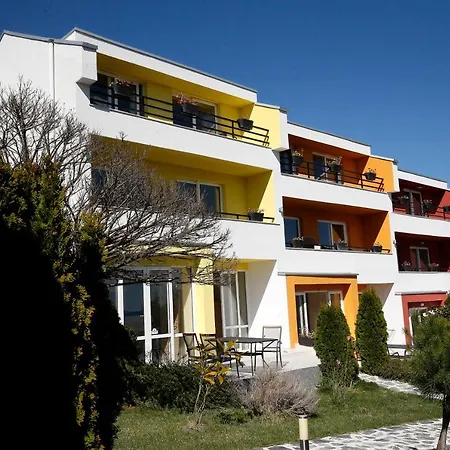 Stayinn Rainbow Houses فندق مبيت وإفطار